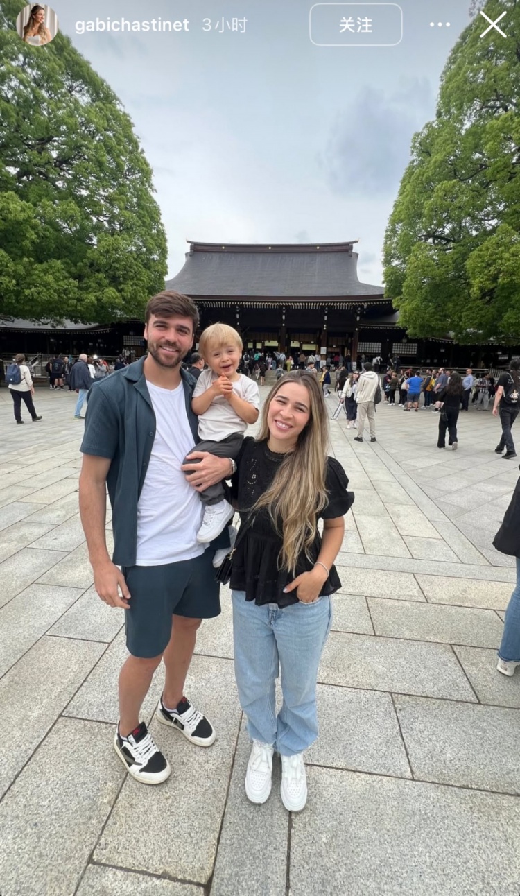澤卡妻子更新社媒，曬出休賽期一家人在日本明治神宮游覽照