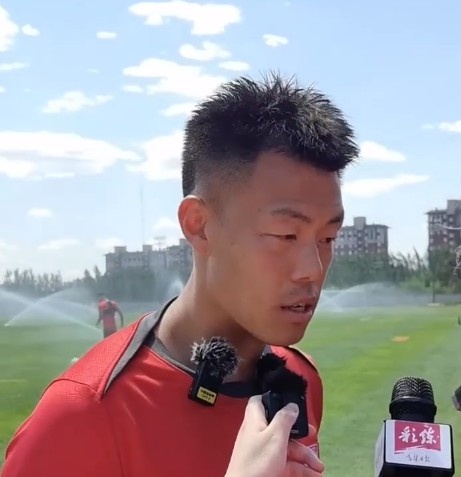 譚龍：現(xiàn)在亞泰成績不是特別理想，穩(wěn)定年輕球員的情緒最重要