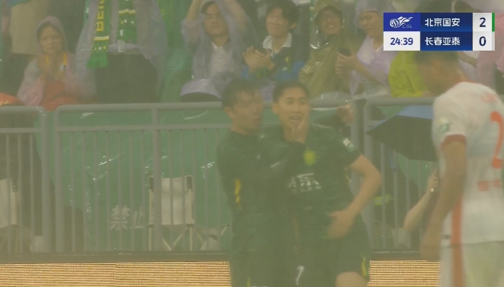 國(guó)安2-0領(lǐng)先亞泰！國(guó)安前場(chǎng)精彩配合，曹永競(jìng)包抄破門(mén)法比奧助攻