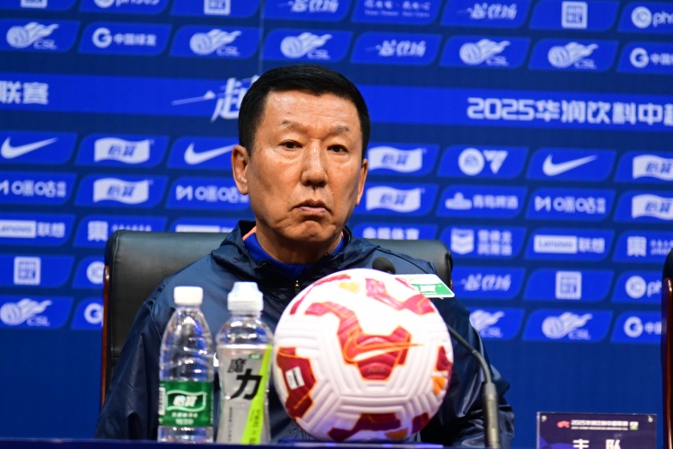 足球報(bào)：泰山隊(duì)內(nèi)容和結(jié)果雙輸，崔康熙拋出對(duì)裁判的不滿出人意料