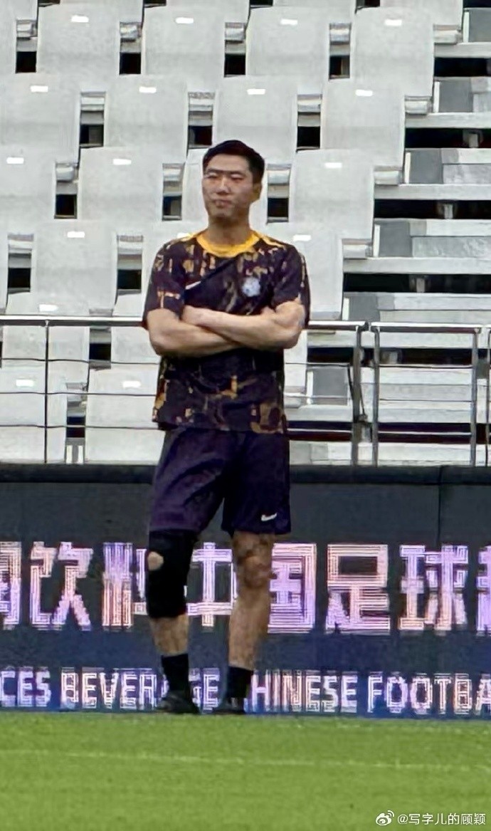 記者：在杭州康復的方鏡淇到上海短暫歸隊，看望教練、隊友們
