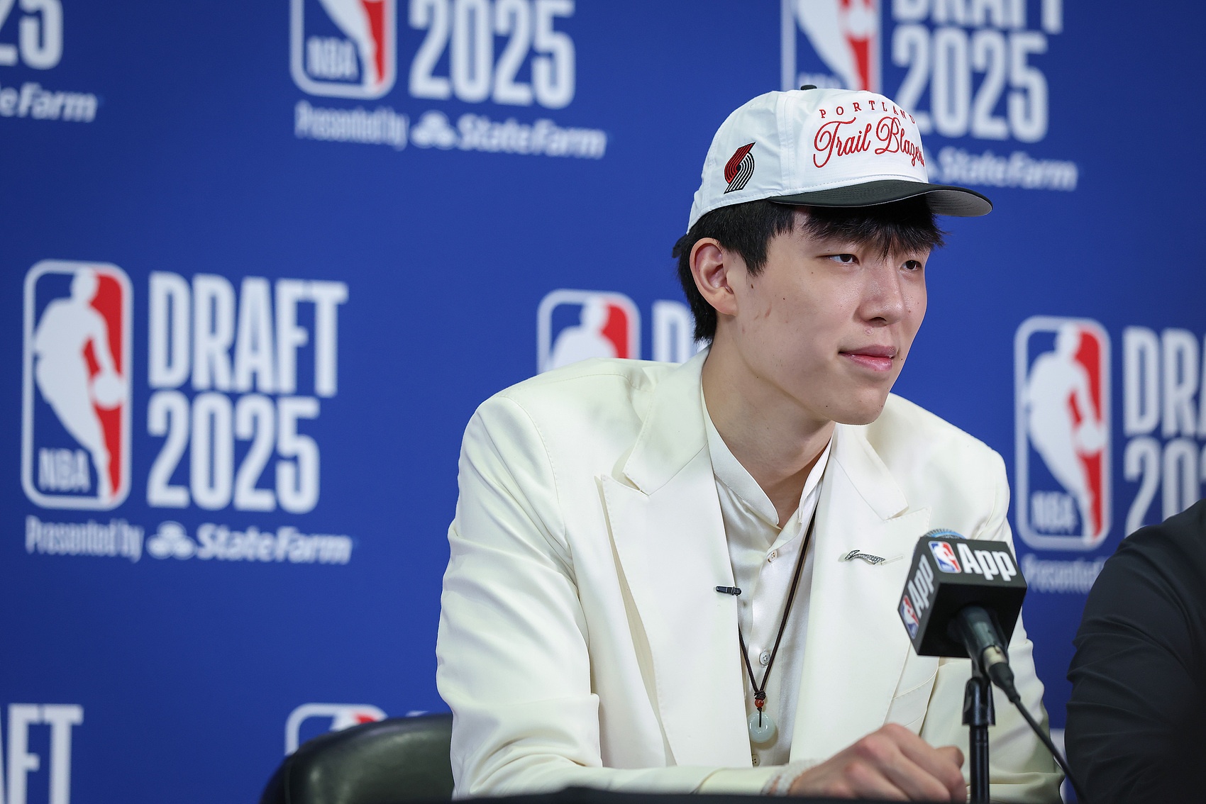 青島隊(duì)記：中國不缺有天賦大個(gè)子 但15歲就按NBA標(biāo)準(zhǔn)培養(yǎng)的不多見