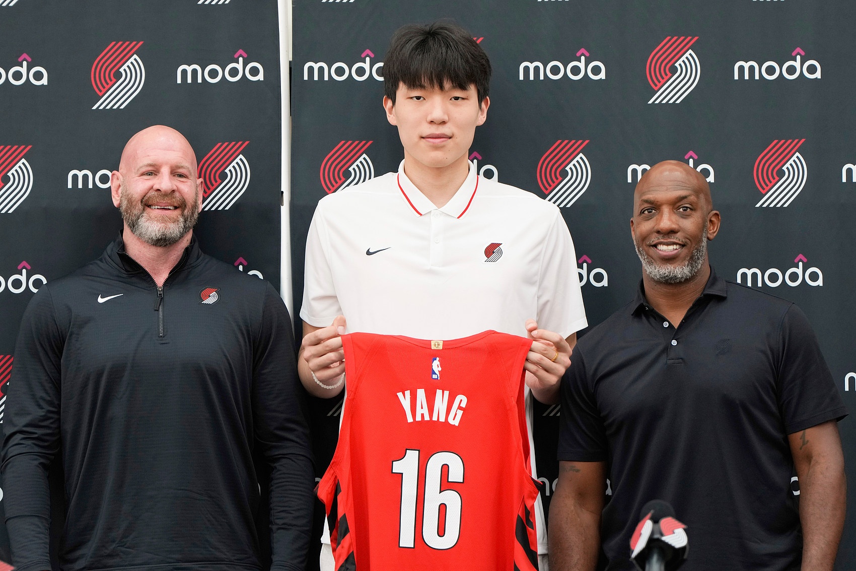 ??如何評價開拓者GM克羅寧雷厲風行的操作？