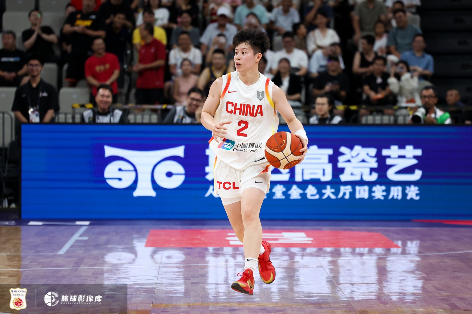 穿針引線！李緣首發(fā)出戰(zhàn)16分鐘 得7分3籃板6助攻