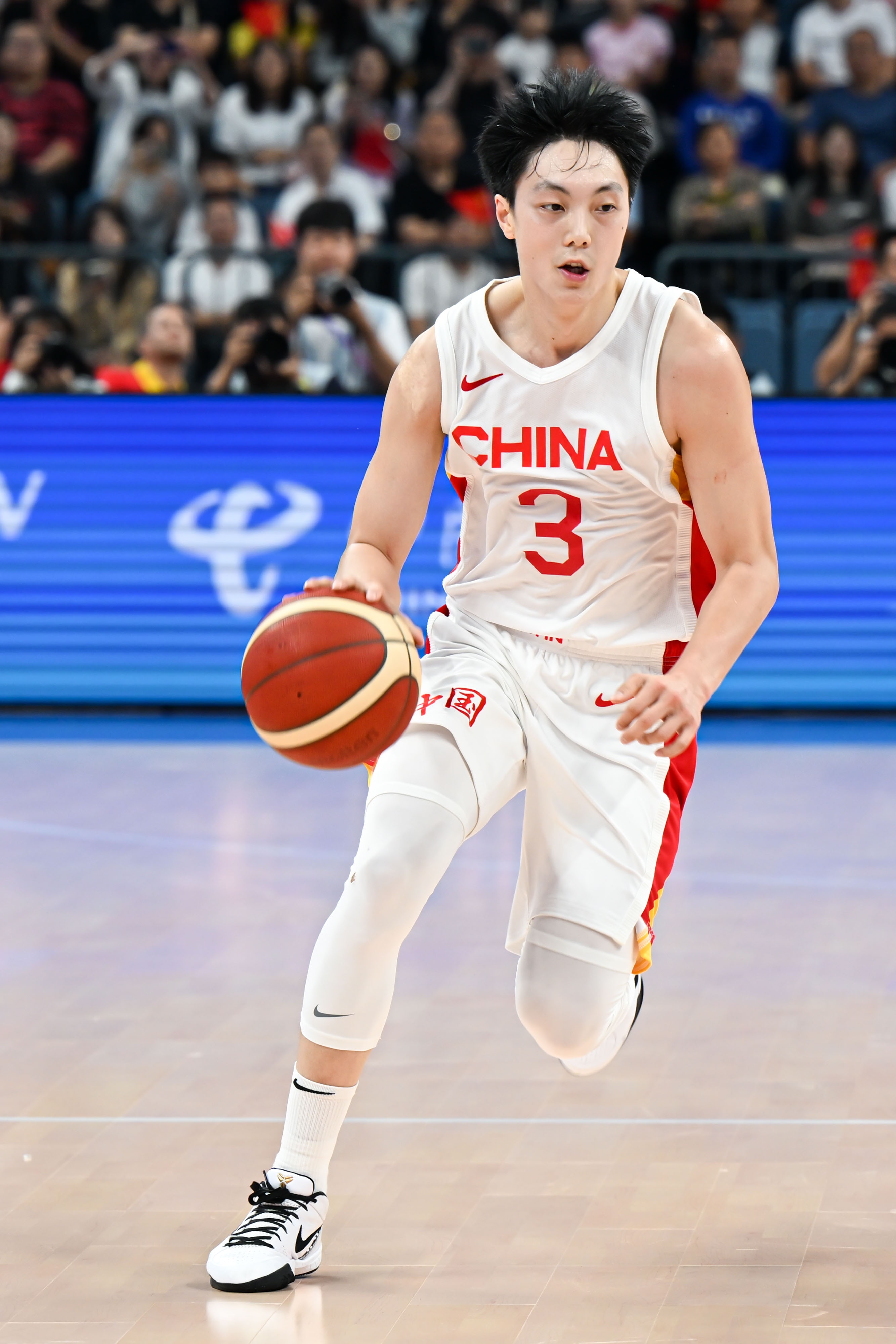 狀態(tài)回暖！胡明軒6中3拿到10分2板6助1斷 上場(chǎng)比賽8中1