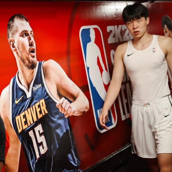 中國約基奇VS塞爾維亞楊瀚森！11月1日楊瀚森生涯首戰(zhàn)偶像約基奇