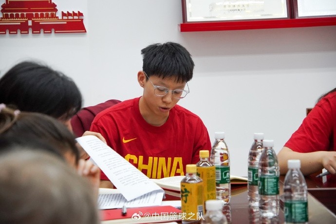 中國女籃昨日開會總結(jié)高原訓練及熱身賽 今日再度投入新一輪訓練